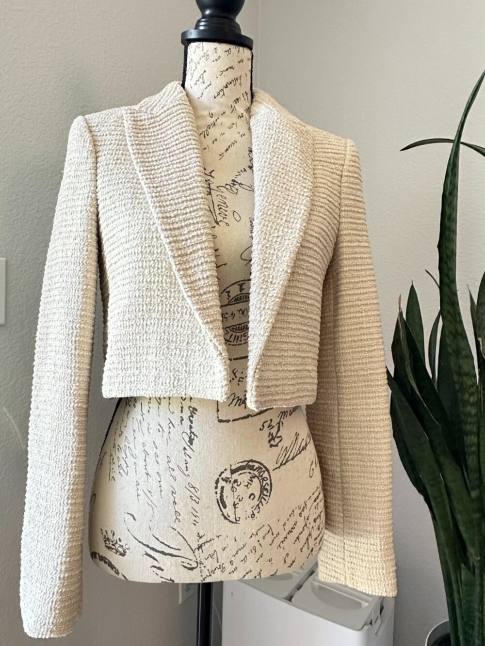 ZARA Ivory Textured Bouclé Cropped Blazer Jacket Size S